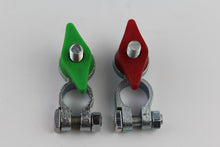 Charger l'image dans la galerie, 2 Cosses Robinets de batterie papillon rouge positive(+) et verte négative(-)