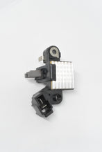 Charger l'image dans la galerie, Régulateur d'alternateur remplace Hitachi L13563153 pour Subaru Jumbo Justy.....