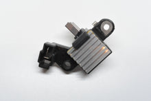 Charger l'image dans la galerie, Régulateur d'alternateur remplace Hitachi L13563153 pour Subaru Jumbo Justy.....