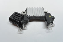 Charger l'image dans la galerie, Régulateur d'alternateur Transpo IH776 pour Opel Astra Signum Vectra Zafira.....