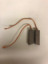 Charger l'image dans la galerie, Jeu de balais (charbon) JAAX32 pour Isuzu Mazda L150-23251 L150-23252 LR140119C