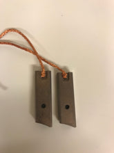 Charger l'image dans la galerie, Jeu de balais (charbon) JAAX37 JHTX27 pour Mazda Nissan **NEUF** 8x5x26,5/25