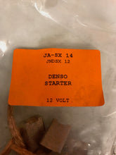 Charger l'image dans la galerie, Jeu de balais (charbon) JASX14 28531-0110 pour Daihatsu Isuzu Mazda mitsubishi..