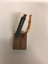 Charger l'image dans la galerie, Jeu de balais (charbon) JSX51-52 pour Alfa Fiat Ford Lancia 83227362