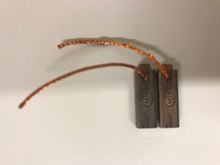 Charger l'image dans la galerie, Jeu de balais (charbon) JX43 Dimensions 4x7x19,5 24V
