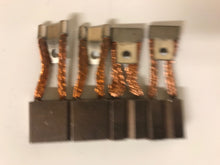 Charger l'image dans la galerie, Jeu de balais (charbon) RX92 pour Caterpillar 7,9x19x19