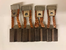 Charger l'image dans la galerie, Jeu de balais (charbon) RX92 pour Caterpillar 7,9x19x19