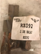 Charger l'image dans la galerie, Jeu de balais (charbon) RX92 pour Caterpillar 7,9x19x19