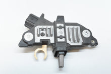 Charger l'image dans la galerie, Régulateur d'alternateur Bosch F00M145236 pour Toyota Avensis Corolla Land Rover