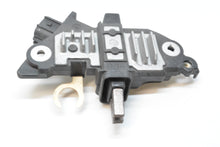 Charger l'image dans la galerie, Régulateur d'alternateur Bosch F00M145236 pour Toyota Avensis Corolla Land Rover