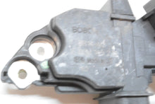Charger l'image dans la galerie, Régulateur d'alternateur Bosch F00M145236 pour Toyota Avensis Corolla Land Rover