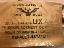 Charger l'image dans la galerie, Jeu de balais (charbon) UX 45 pour Renault Dauphine, Panhard, Simca 1000...