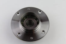 Charger l'image dans la galerie, Jeu de roulements de roue arrière SNR R166.32 pour Citroen C2 C3 Peugeot 206....
