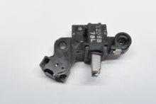 Charger l&#39;image dans la galerie, Régulateur d&#39;alternateur remplace Hitachi L13563153 pour Subaru Jumbo Justy.....
