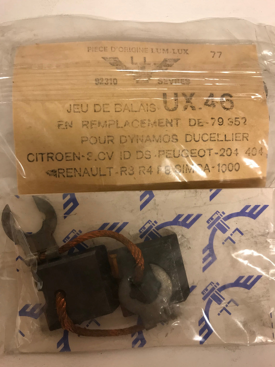 Jeu de charbons UX 46 pour Dynamos Ducellier pour Citroen 2cv/3cv/Ami 6...