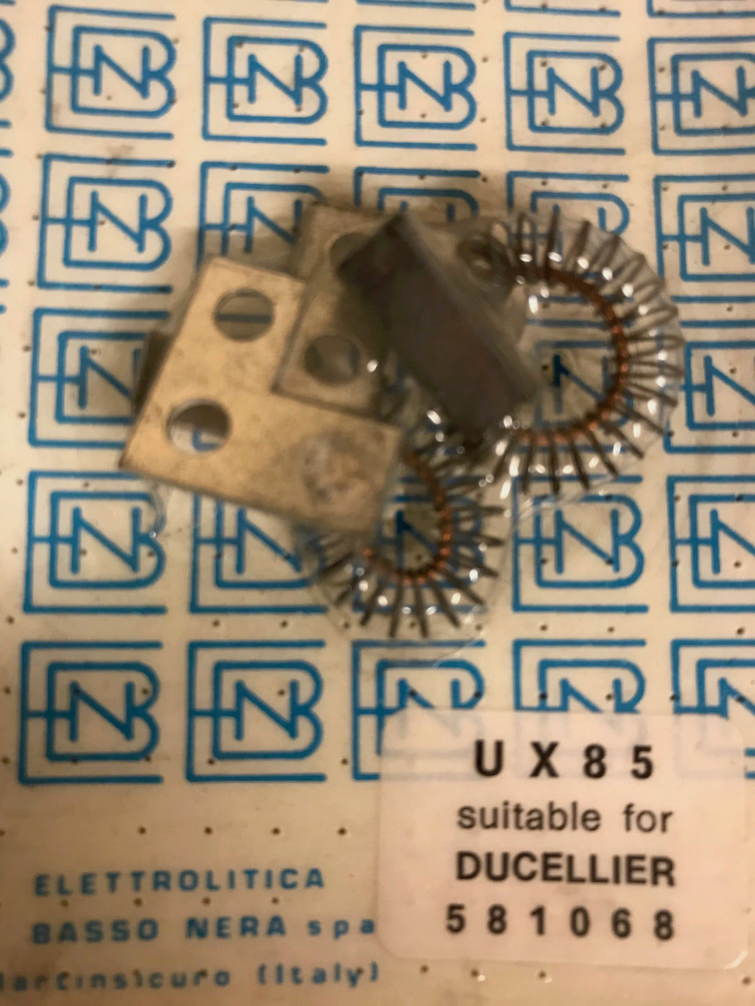 Jeu de balais (charbon) UX85 remplace Ducellier 581068